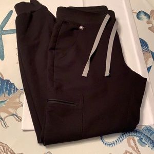 FIGS Scrubs - Joggers  Black XS